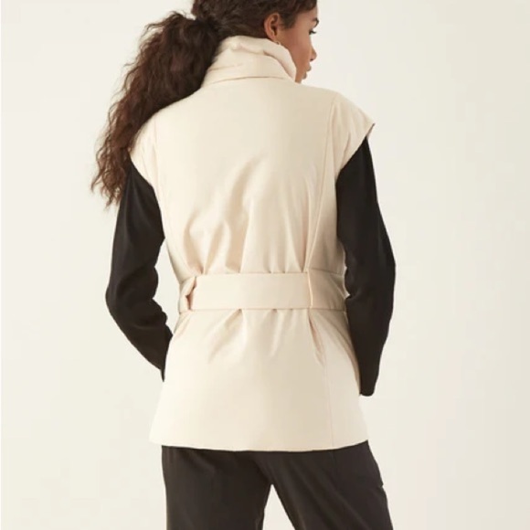 ADAY City Summits Vest in Sand size XS - Picture 3 of 9